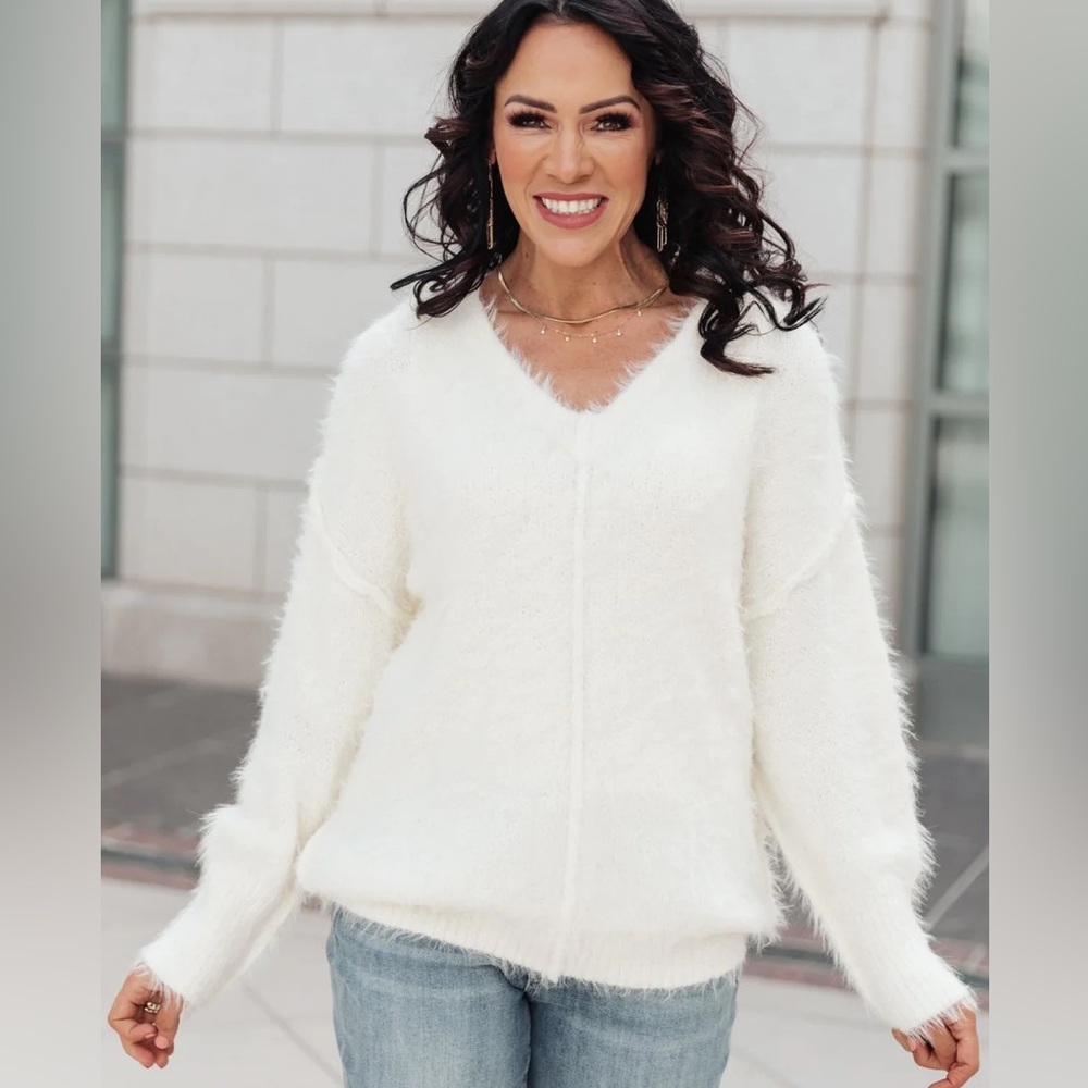 NWT Fuzzy FauX Fur V Neck Sweat | Ivory | Large